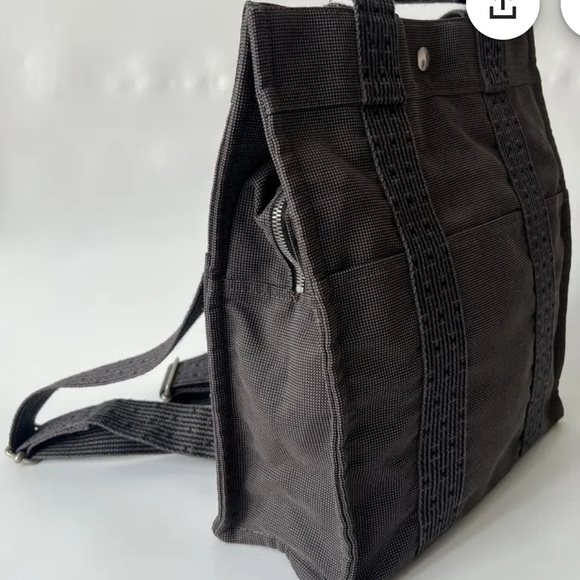 Hermès Her Line MM Backpack 👝 - Picture 5 of 13